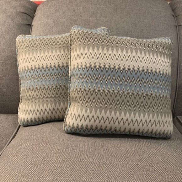 Pair of Pillows - Picture 1 of 4